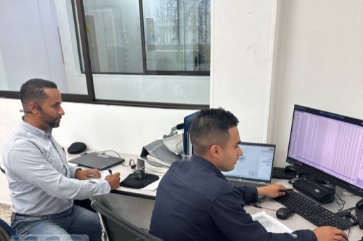 Equipos de subestacion y entorno de proyecto energetico
